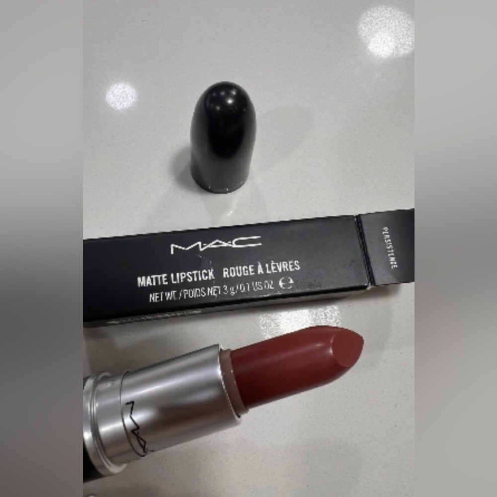 MAC LIPSTICK shade PERSISTENCE